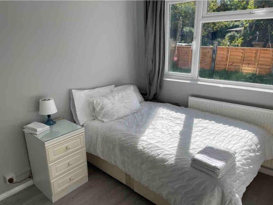 Lovely And Quiet 2 Bedroom Maisonette.Free Parking 伦敦 外观 照片