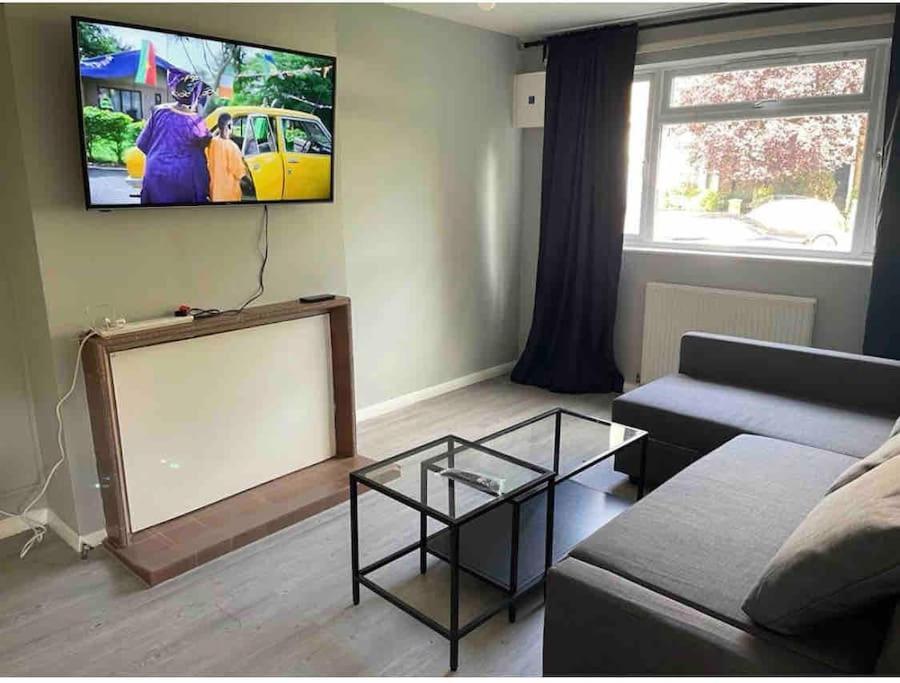 Lovely And Quiet 2 Bedroom Maisonette.Free Parking 伦敦 外观 照片